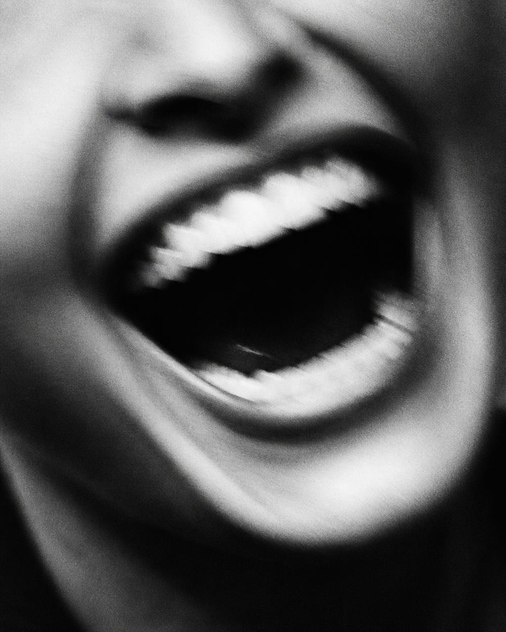 Detalle editorial en blanco y negro